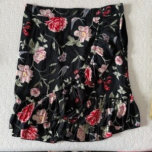 H&M Black Asymmetrical Skirt with Floral Print
